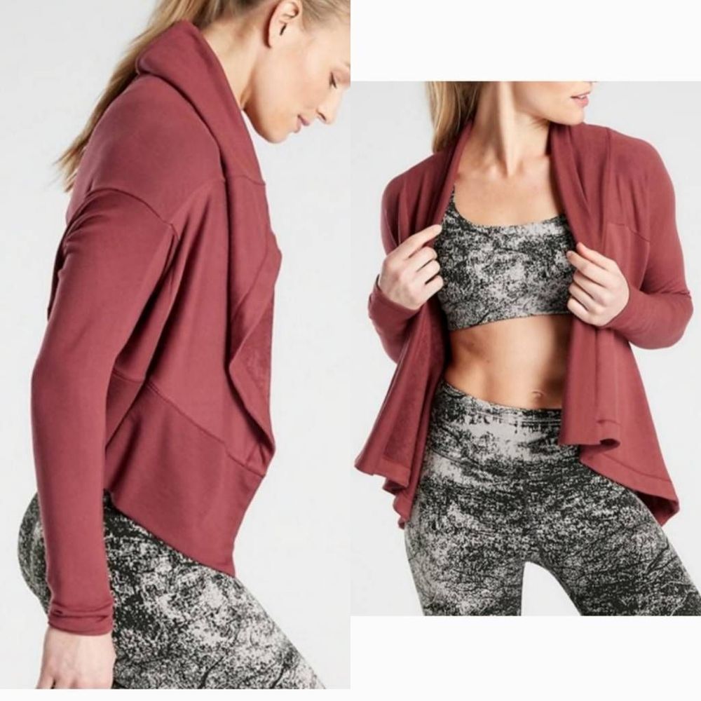 NWT Athleta Maple Red Nirvana Wear Two Ways Wrap
